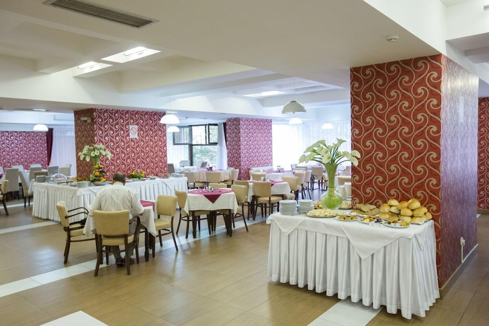 Hotel Putnik Нови-Сад Экстерьер фото